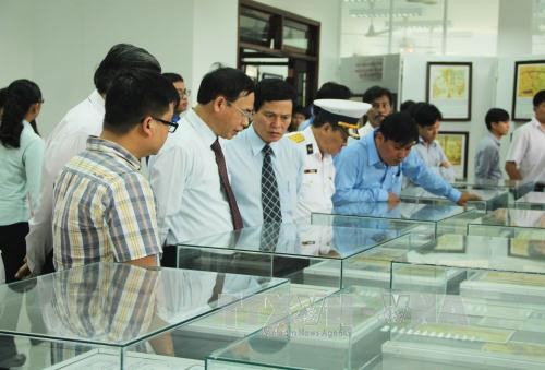 Map exhibition on Vietnam’s Hoang Sa and Truong Sa opens in Long An - ảnh 1